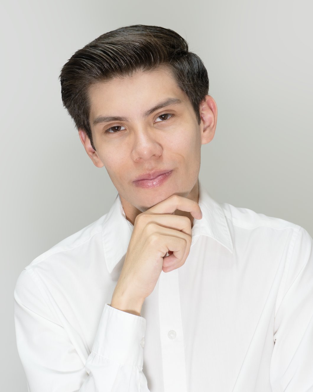 Ulises Torres — retrato en estudio